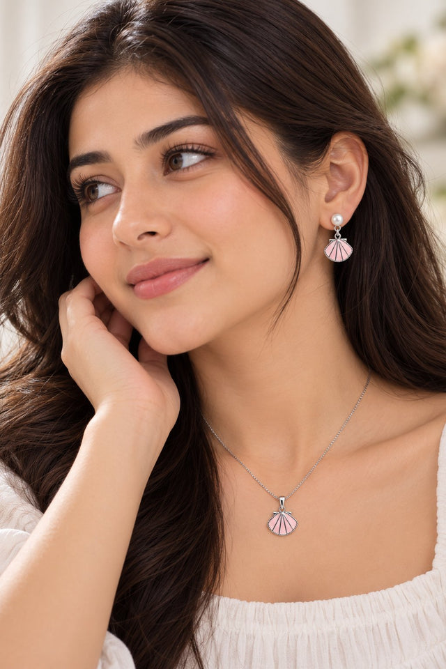 Model wearing Shell Fan Enamel Jewellery Set